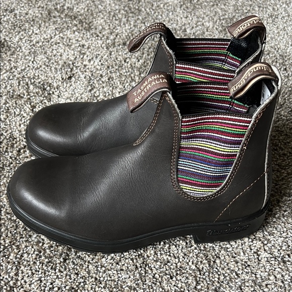 Blundstone Brown Ankle Boots with Multicolor Stripes - Picture 3 of 8